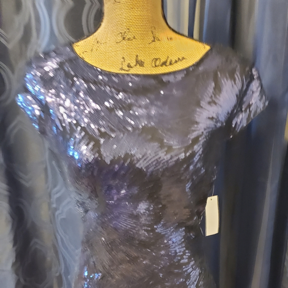 Very classy dress - Picture 7 of 14